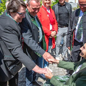 Frau Johanna Glettler feierte 100 Jahre